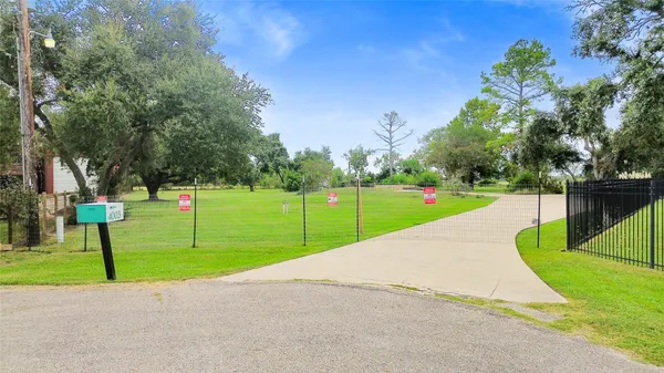 $249,000 | 4003 Country Trails Street, Alvin, TX 77511