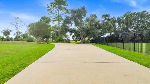 $249,000 | 4003 Country Trails Street, Alvin, TX 77511