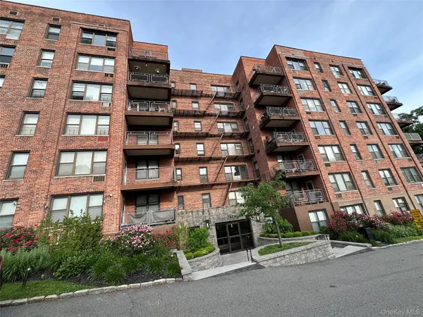 $214,999 | 121 South Highland Avenue, Unit 2K, Ossining, NY 10562