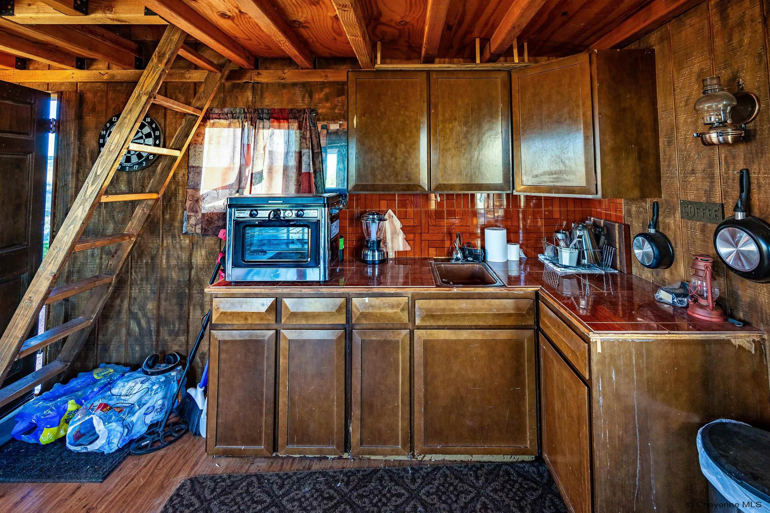 95 Klondike Road Buford, WY 82052 - Photo 6 of 36 Gallery Image 6