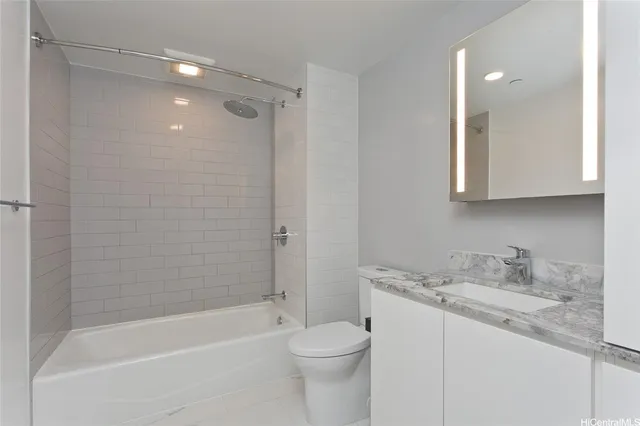 $3,500 | 987 Queen Street, Unit 1704, Honolulu, HI 96814