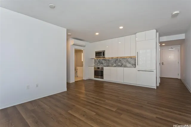 $3,500 | 987 Queen Street, Unit 1704, Honolulu, HI 96814