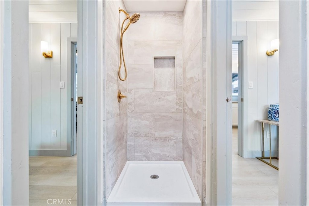 31 North 3rd Street Cayucos, CA 93430 - Photo 57 of 74 Back house walk in shower