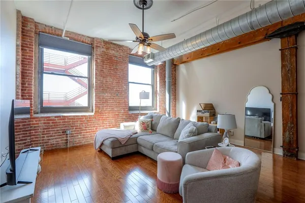 $310,000 | 200 Main Street, Unit 513, Kansas City, MO 64105