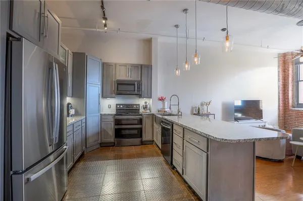 $310,000 | 200 Main Street, Unit 513, Kansas City, MO 64105