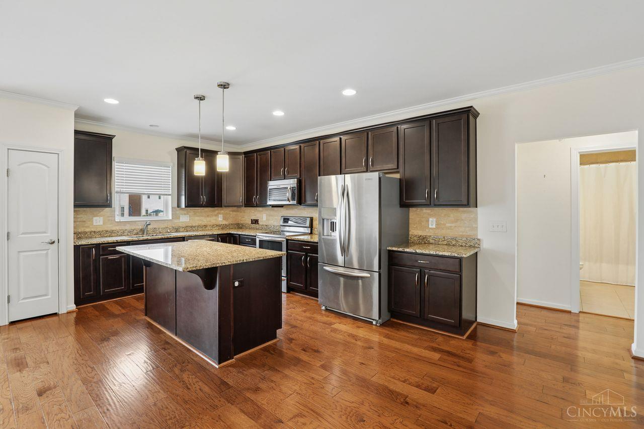 3390 Wasson Road, Unit B Cincinnati, OH 45209 - Photo 17 of 42