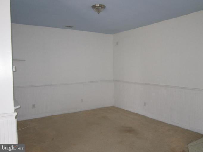 8312 Frye Road Alexandria, VA 22309 - Photo 17 of 23 Apartment Living Room