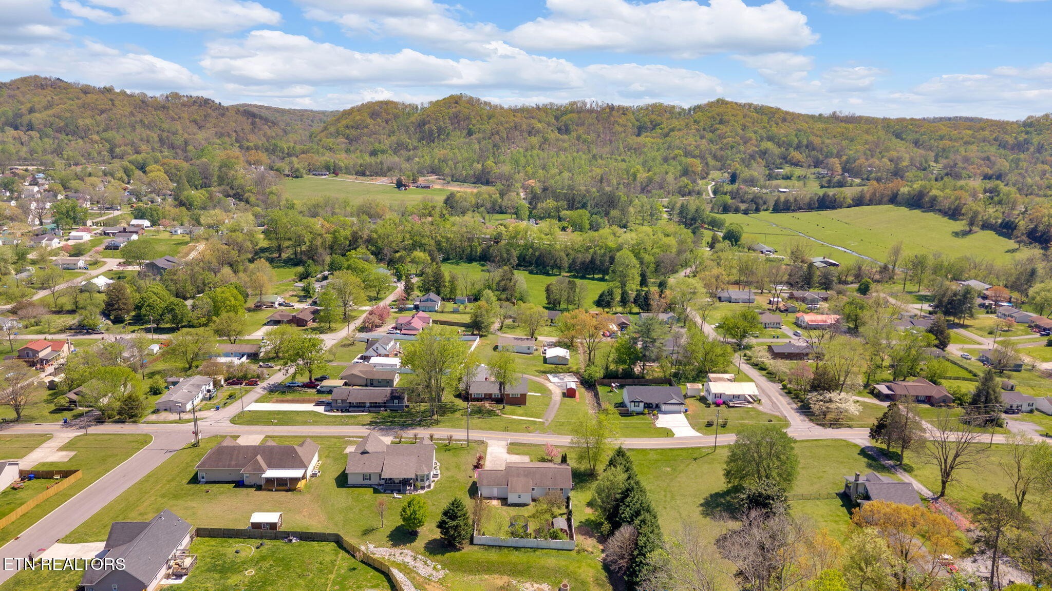 718 Ridgeview Drive Clinton, TN 37716 - Photo 34 of 36 Gallery Image 34