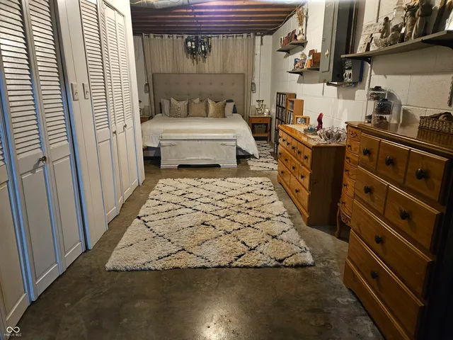 $949,000 | 4963 East County Road 900 South, Cloverdale, IN 46120