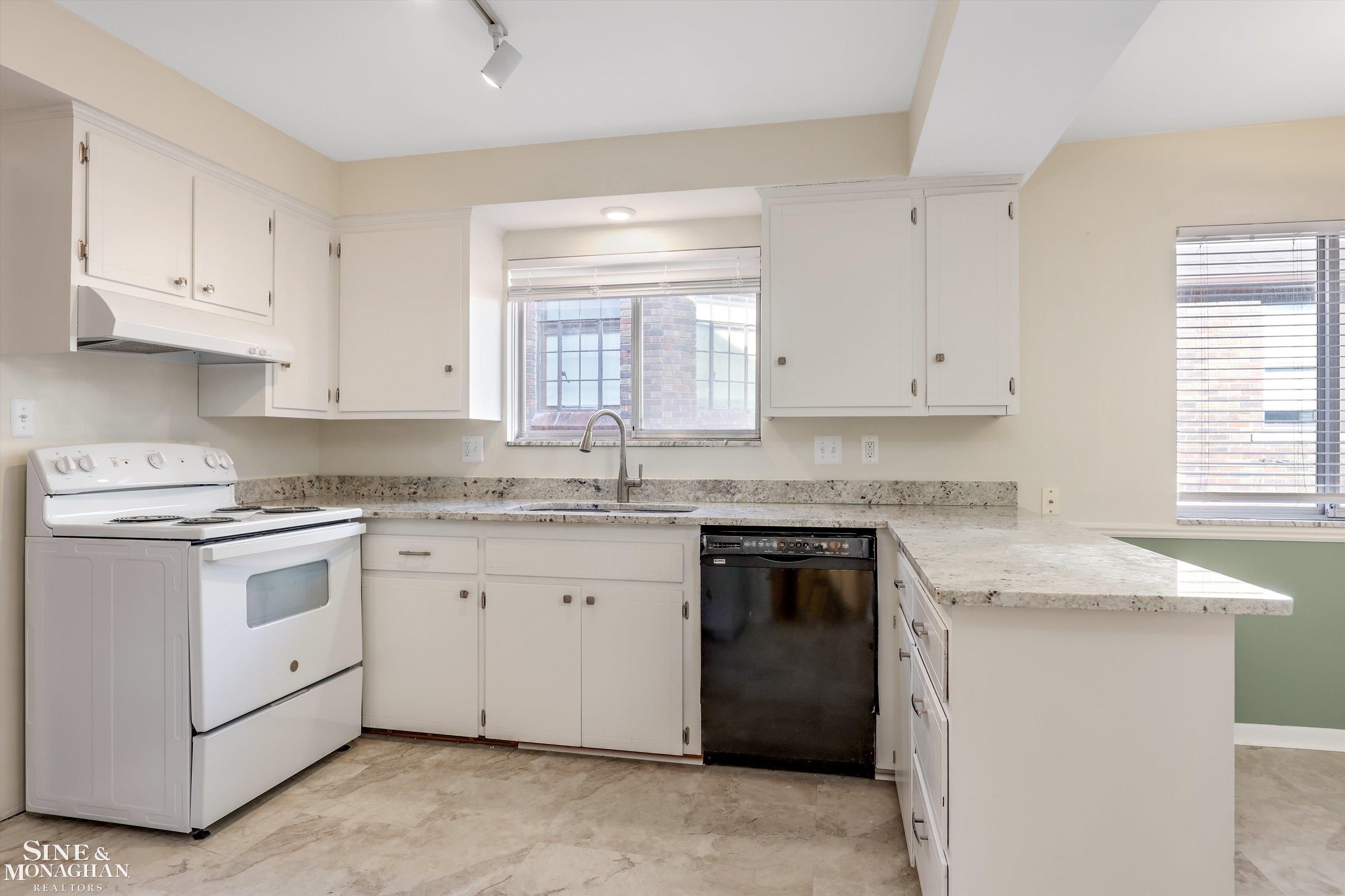 930-932 Trombley Road Grosse Pointe, MI 48230 - Photo 9 of 31 50127165-8.JPG