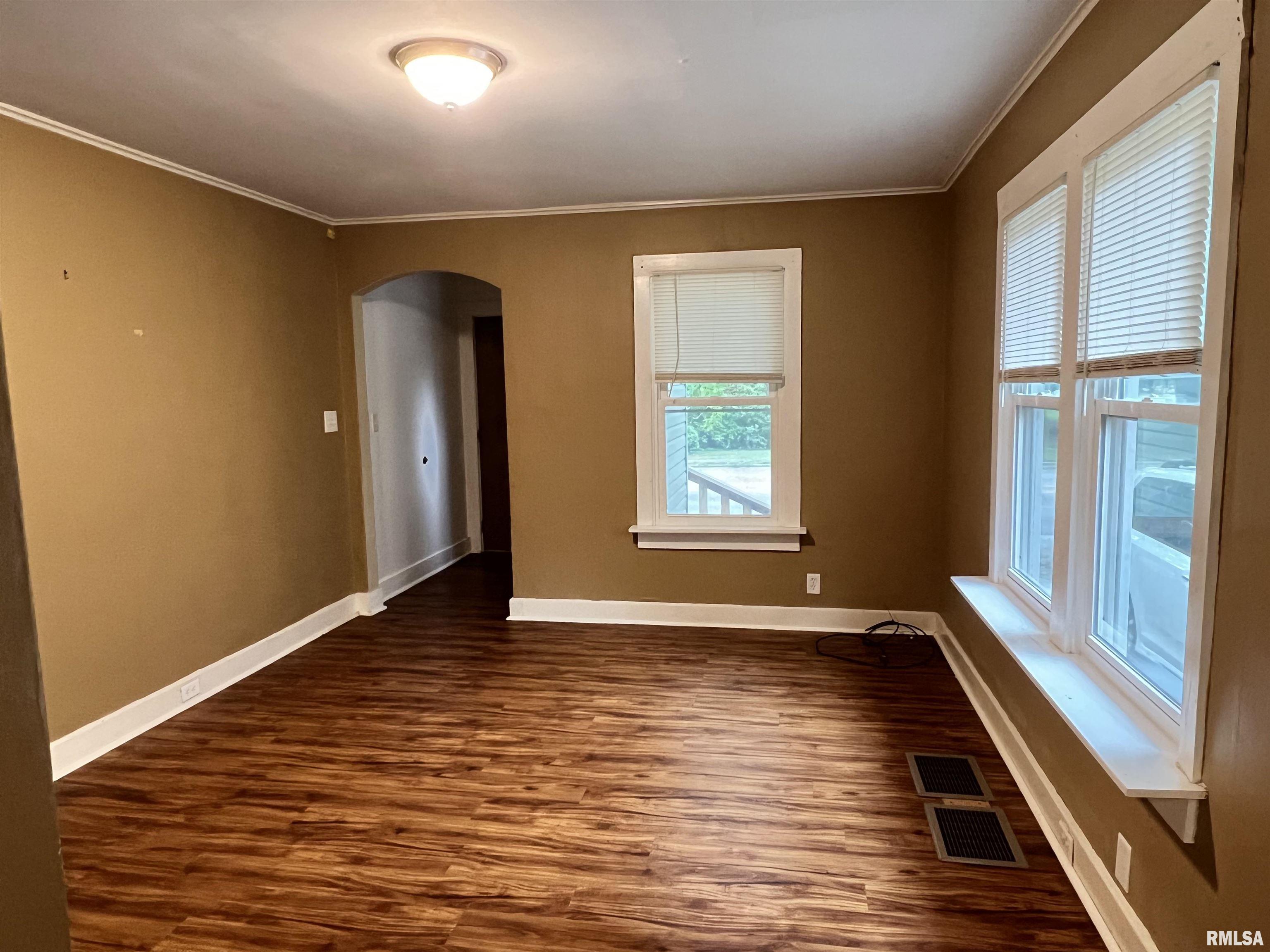 2641 South 11th Street Springfield, IL 62703 - Photo 3 of 12