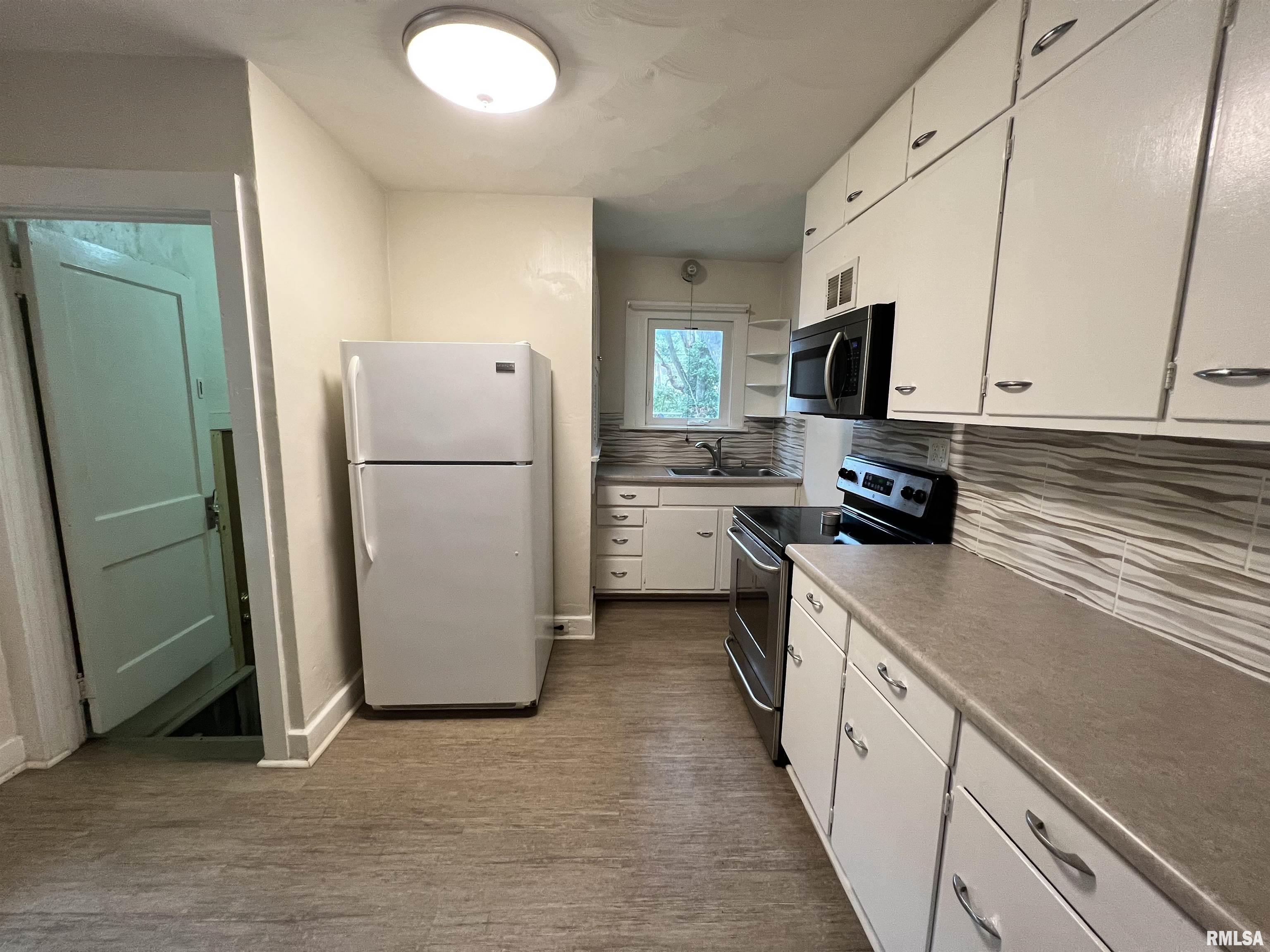 2641 South 11th Street Springfield, IL 62703 - Photo 6 of 12