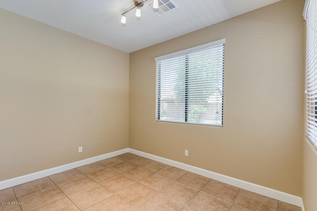 15753 West Berkeley Road Goodyear, AZ 85395 - Photo 9 of 35 09-Berkeley