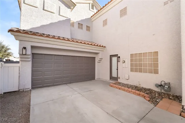 $2,395 | 5980 Gentleslope Street, Henderson, NV 89011