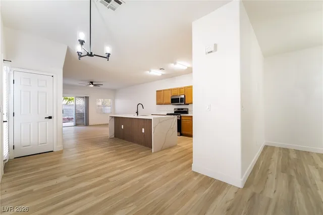 $2,395 | 5980 Gentleslope Street, Henderson, NV 89011