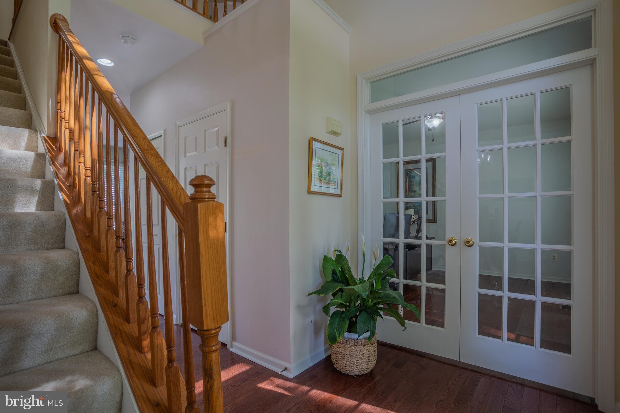 6 Rams Court Shepherdstown, WV 25443 - Photo 8 of 69 Classic Oak Stair railing