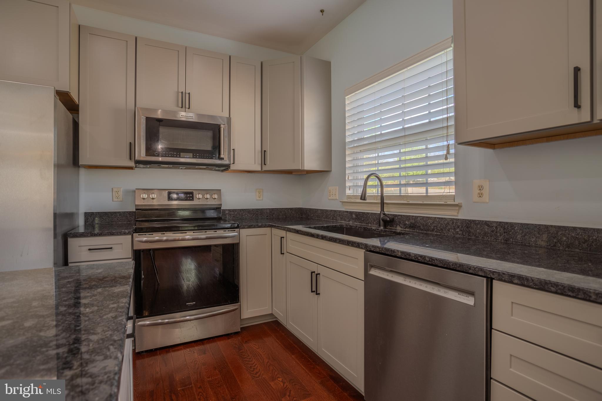 6 Rams Court Shepherdstown, WV 25443 - Photo 10 of 69 New Stainless Steel appliances