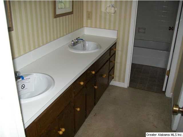 2215 Oak Ridge Circle Birmingham, AL 35226 - Photo 24 of 32
