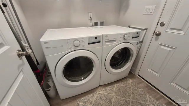 $1,895 | 2102 Fairchild Street, Pensacola, FL 32504