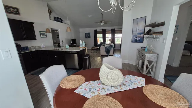 $1,895 | 2102 Fairchild Street, Pensacola, FL 32504