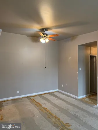 en view of an empty room