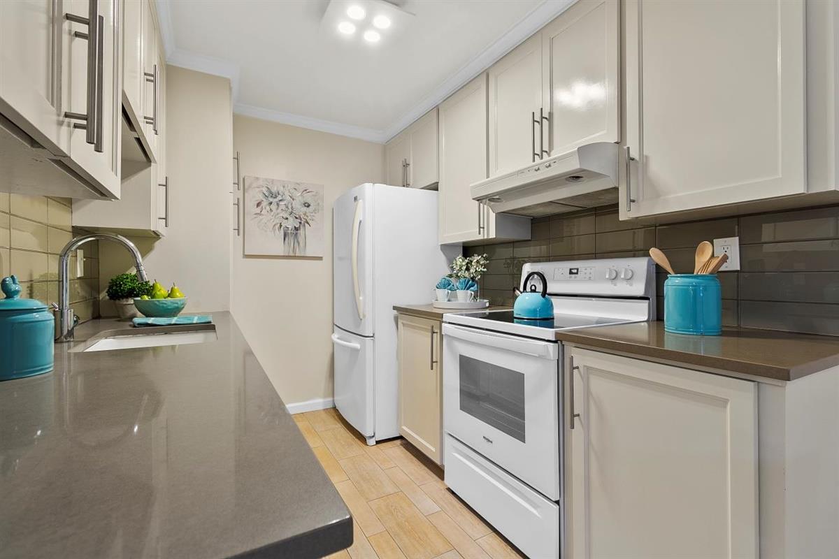 2460 West Bayshore Road, Unit 3 Palo Alto, CA 94303 - Photo 16 of 43