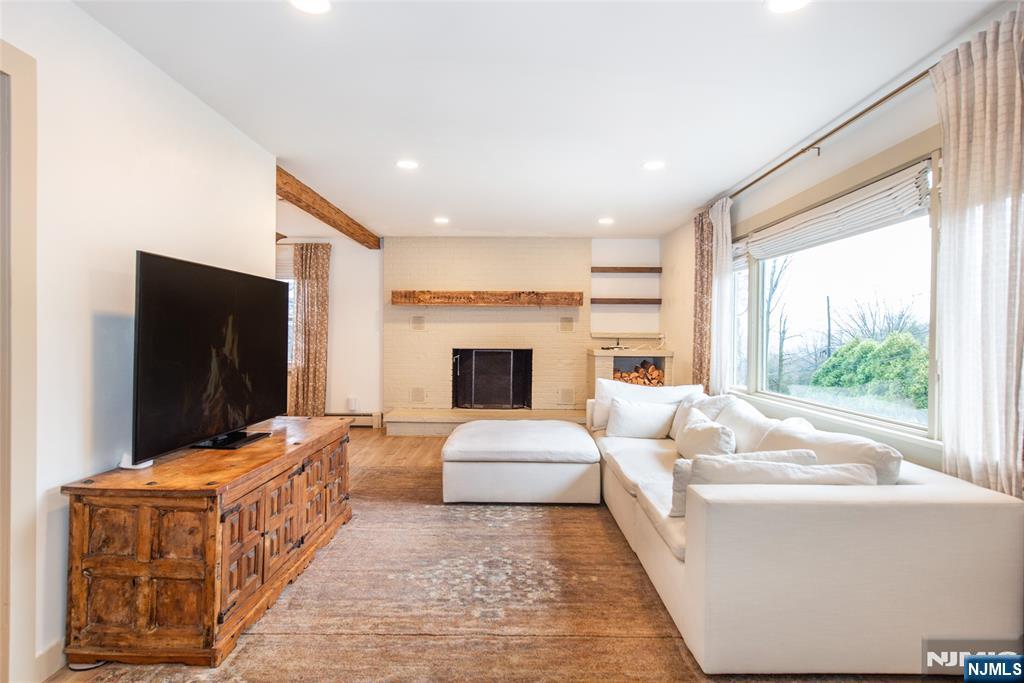 278 French Hill Road Wayne, NJ 07470 - Photo 7 of 33