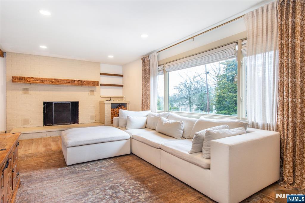 278 French Hill Road Wayne, NJ 07470 - Photo 8 of 33