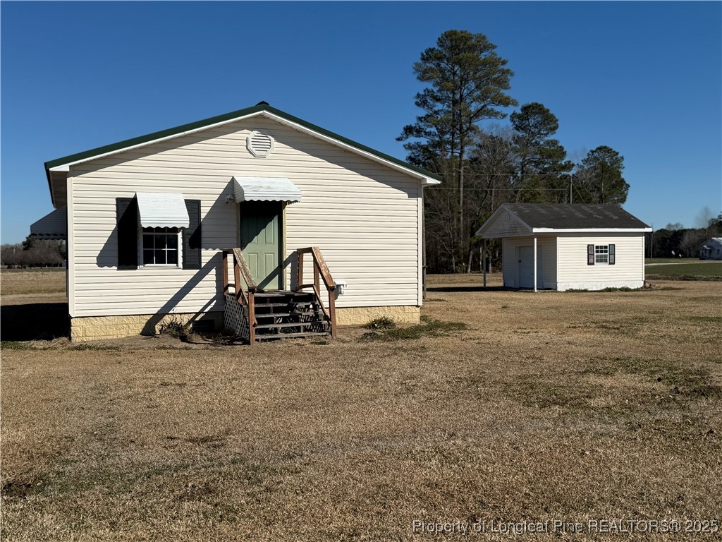 1424 Nye Road Lumberton, NC 28358 - Photo 4 of 33 Gallery Image 4