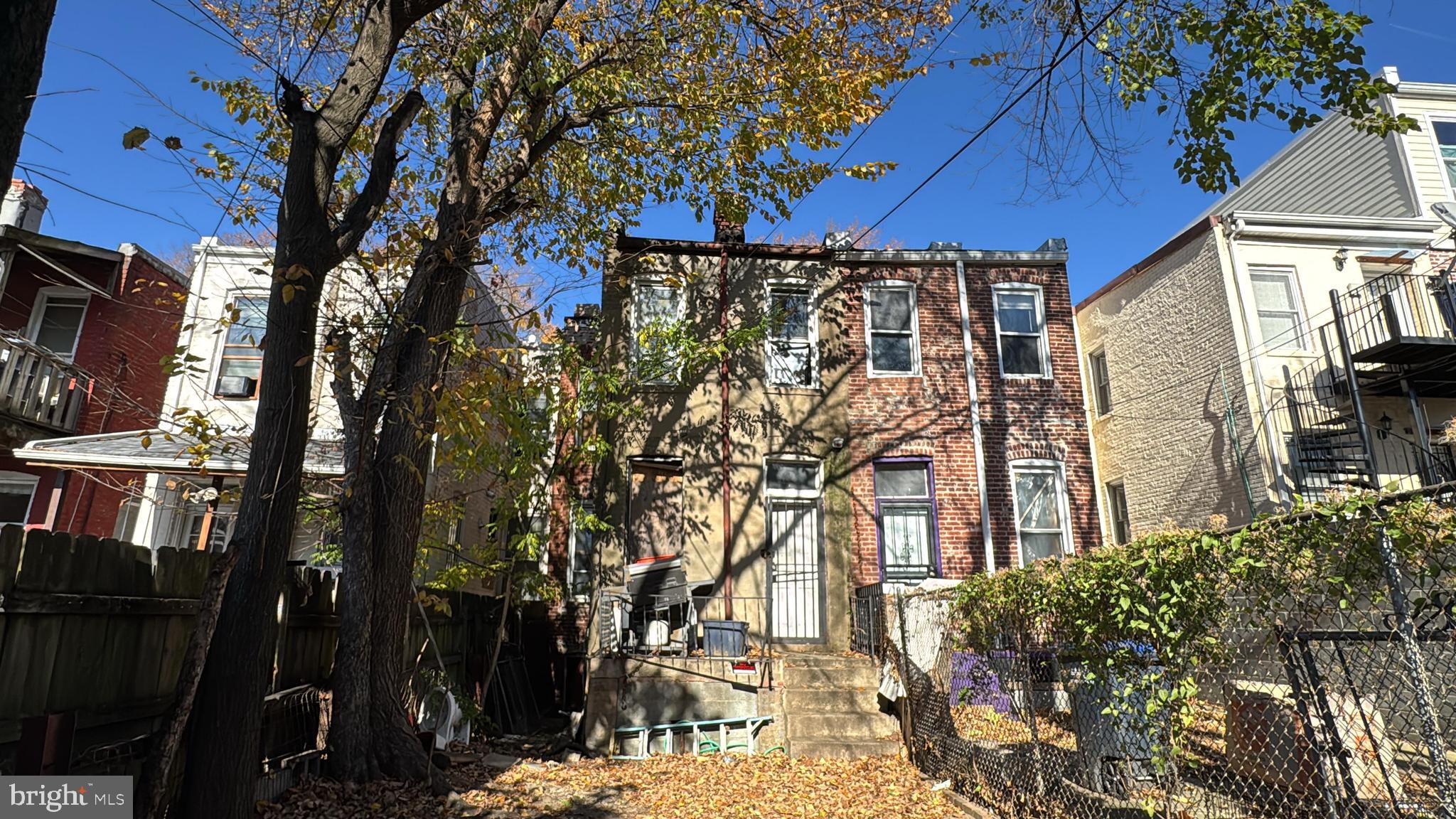 11 Rhode Island Avenue Northeast Washington, DC 20002 - Photo 6 of 7 a view of a house with a tree