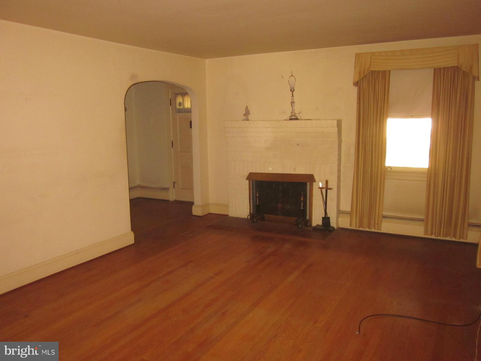 8519 High Ridge Road Ellicott City, MD 21043 - Photo 10 of 17 Living Room
