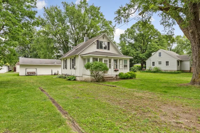 $180,000 | 1039 9th Avenue Southwest, Faribault, MN 55021