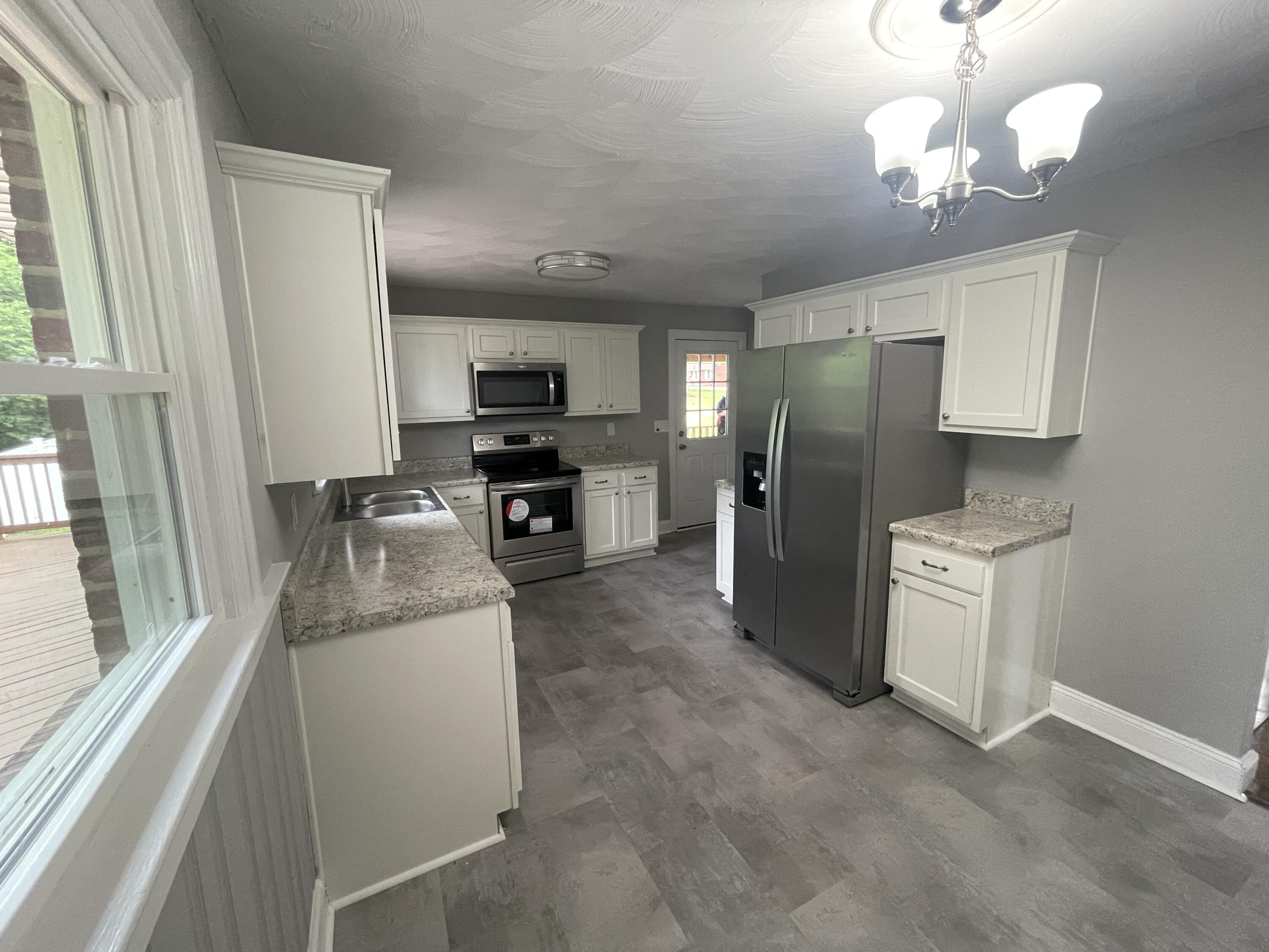 234 Sunrise Road Rocky Mount, VA 24151 - Photo 4 of 16 IMG_1680