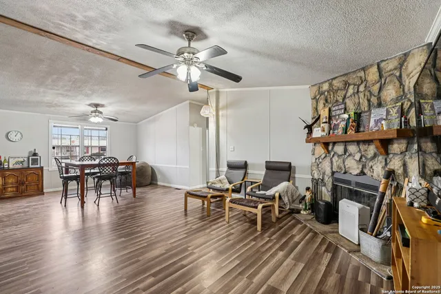 $234,950 | 1123 Debbie Drive, Marion, TX 78124