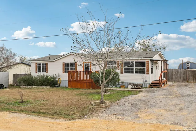 $234,950 | 1123 Debbie Drive, Marion, TX 78124