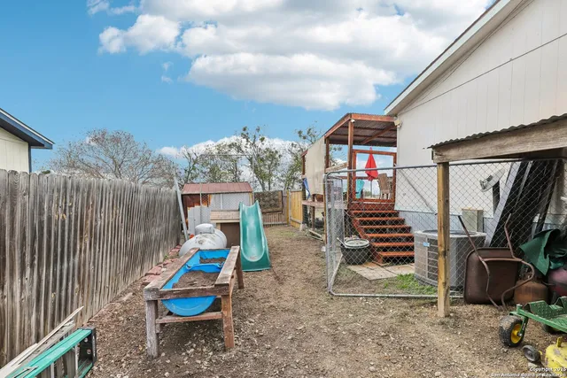 $234,950 | 1123 Debbie Drive, Marion, TX 78124