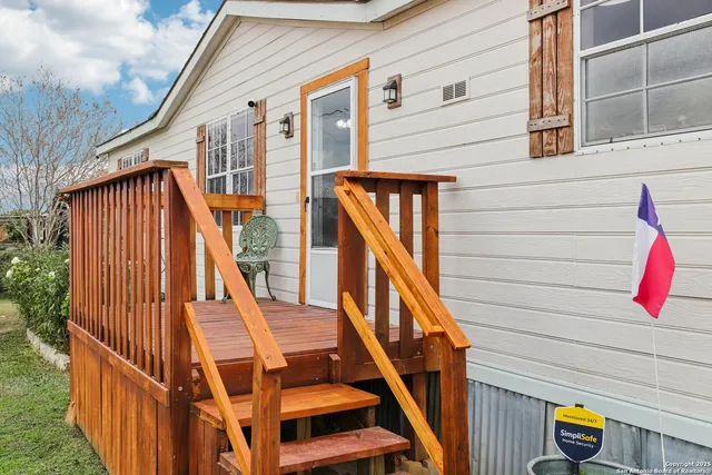 $234,950 | 1123 Debbie Drive, Marion, TX 78124