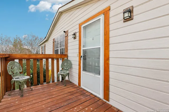 $234,950 | 1123 Debbie Drive, Marion, TX 78124