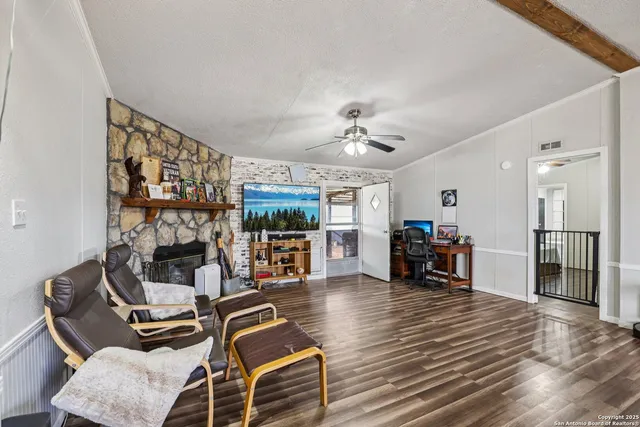 $234,950 | 1123 Debbie Drive, Marion, TX 78124