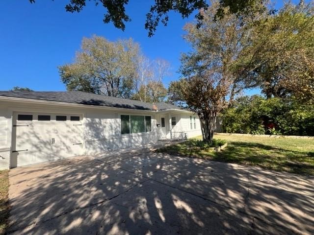 1437 Confederate Road Houston, TX 77055 - Photo 2 of 13