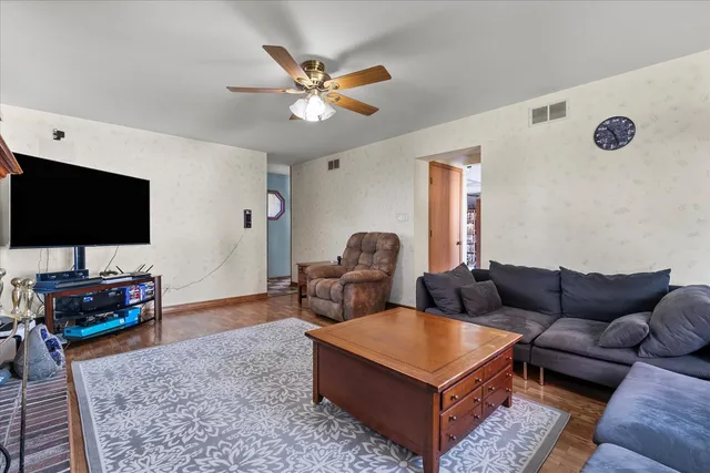 $349,900 | 7005 Manchester Drive, Plainfield, IL 60586