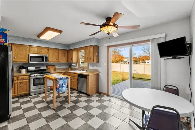 $349,900 | 7005 Manchester Drive, Plainfield, IL 60586