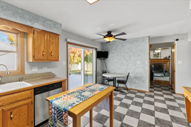 $349,900 | 7005 Manchester Drive, Plainfield, IL 60586