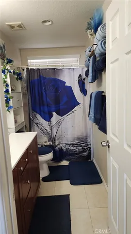 a view of entryway and hall