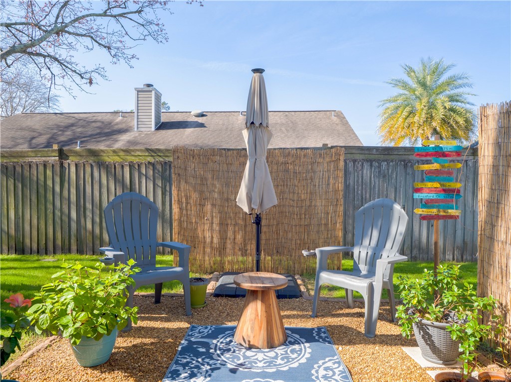 102 Claire Court Brunswick, GA 31525 - Photo 2 of 32