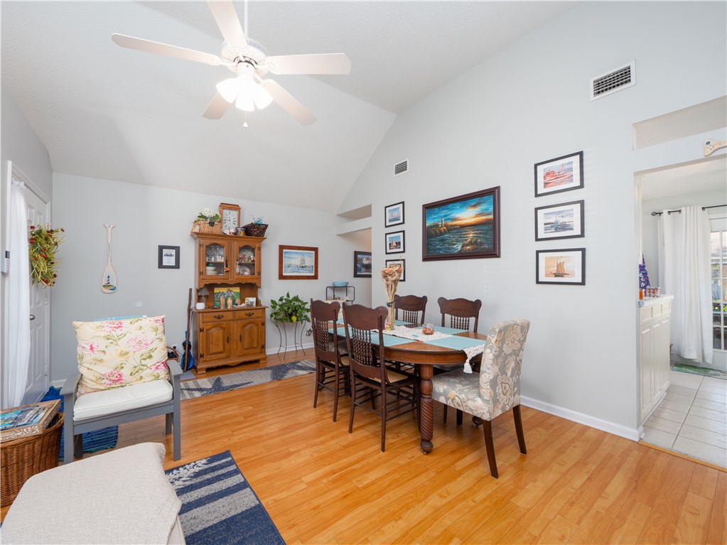 102 Claire Court Brunswick, GA 31525 - Photo 5 of 32