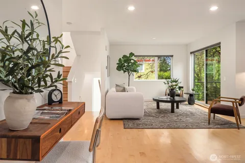 $1,195,000 | 1615 East Columbia Street, Seattle, WA 98122