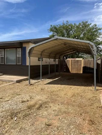 $85,000 | 2312 North 1st Street, Tahoka, TX 79373