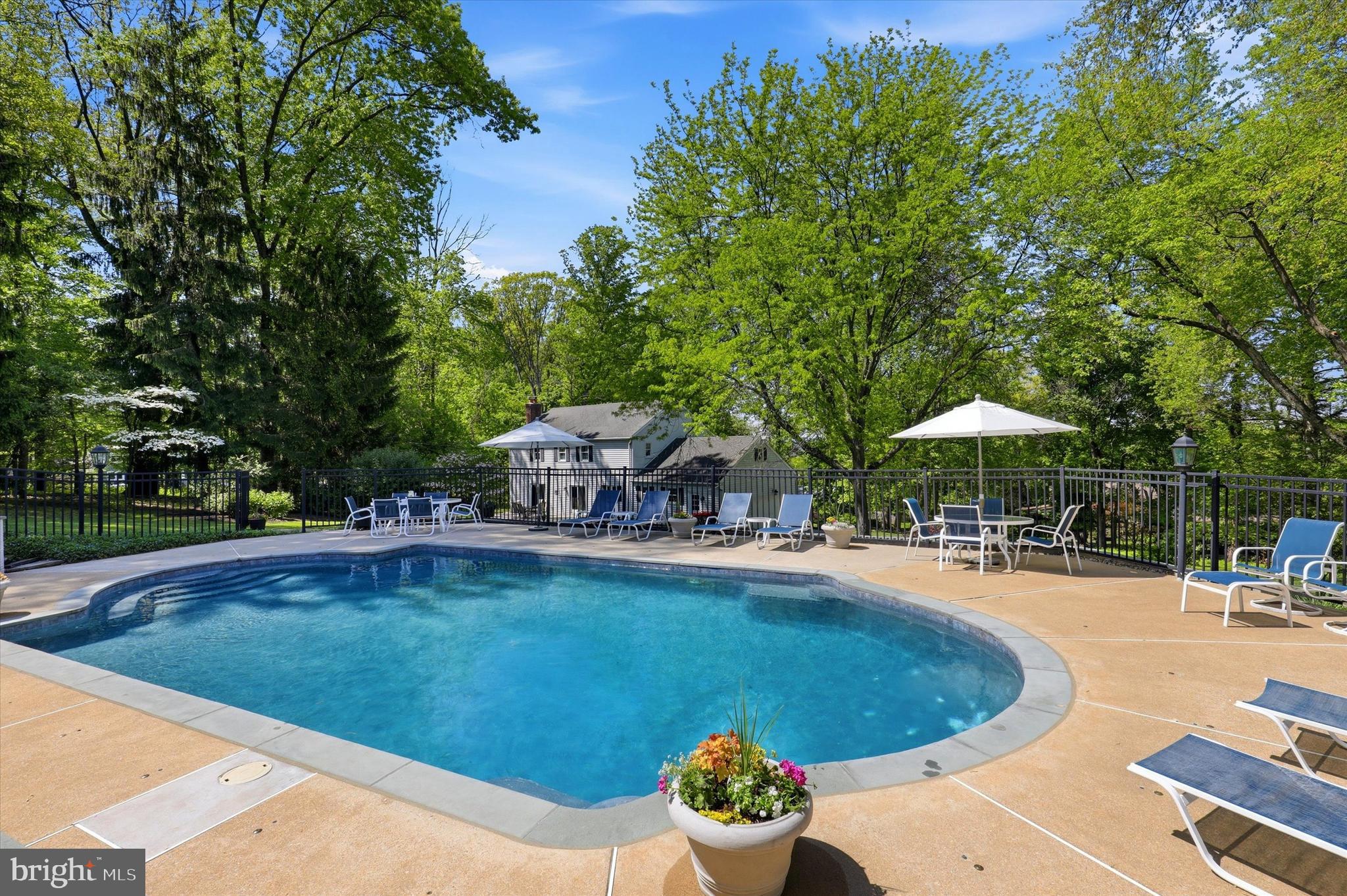 1089 Broadview Road Wayne, PA 19087 - Photo 4 of 46 Pool