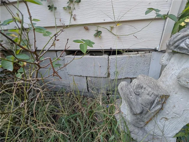 $54,900 | 208 South Plum Street, Holden, MO 64040